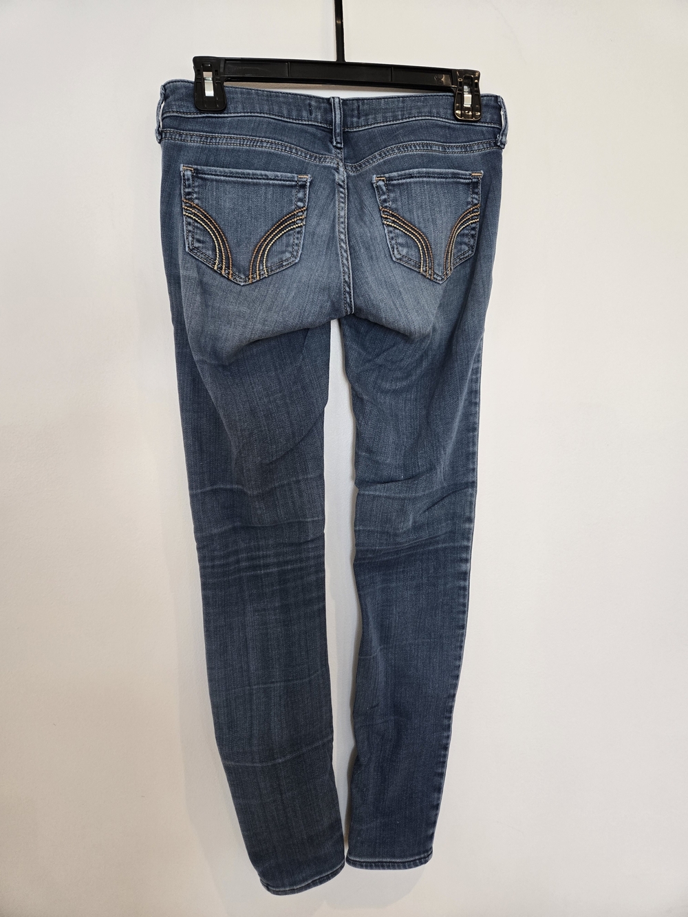 Hollister Women's Skinny Jeans — Medium Blue Wash - Picture 4 of 4